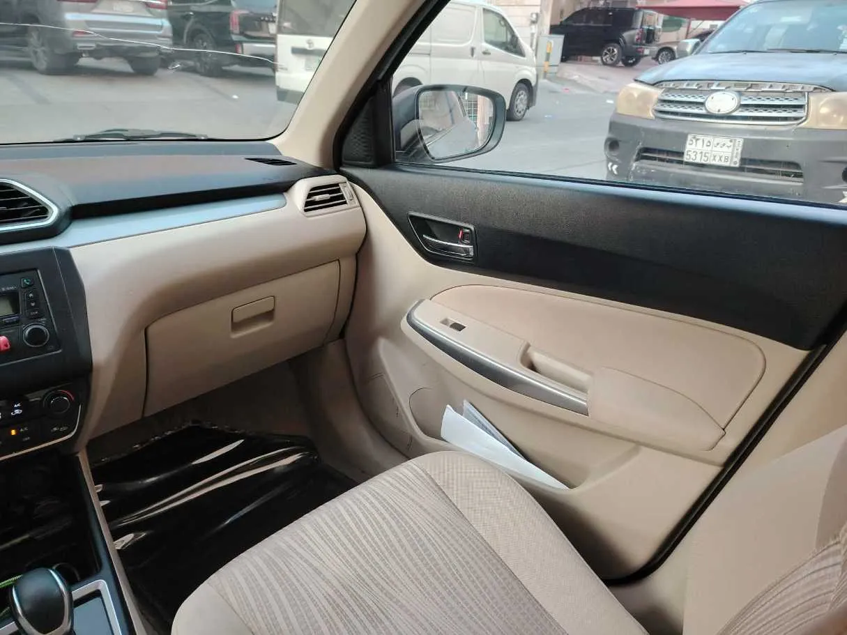 Car image 35