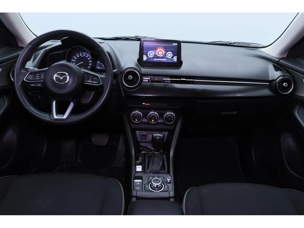 Car image 14