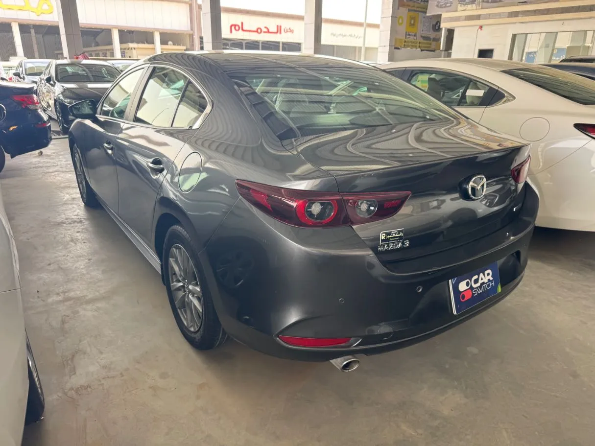 Car image 6