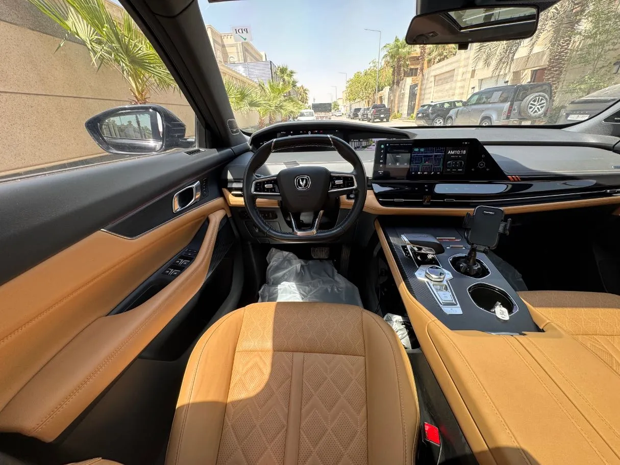 Car image 16