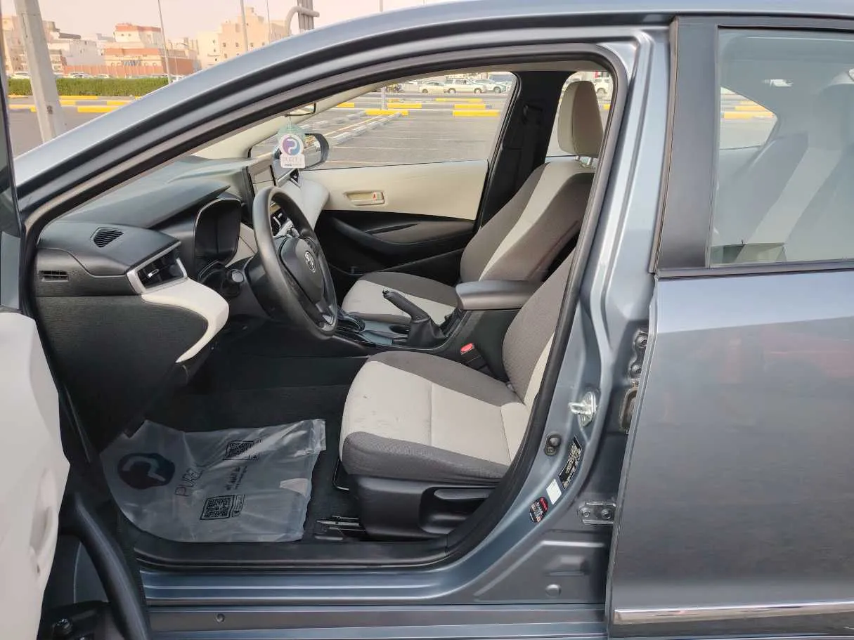Car image 12