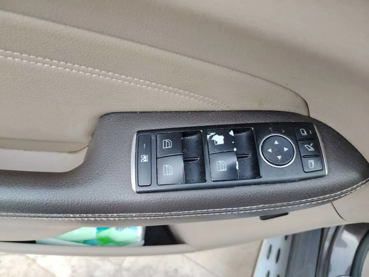 Car image 43