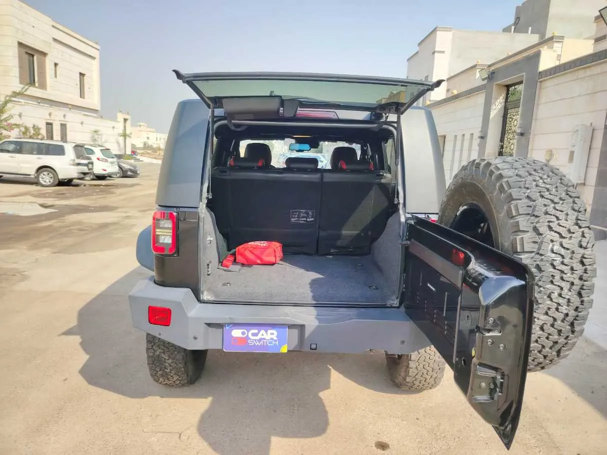 Car image 28
