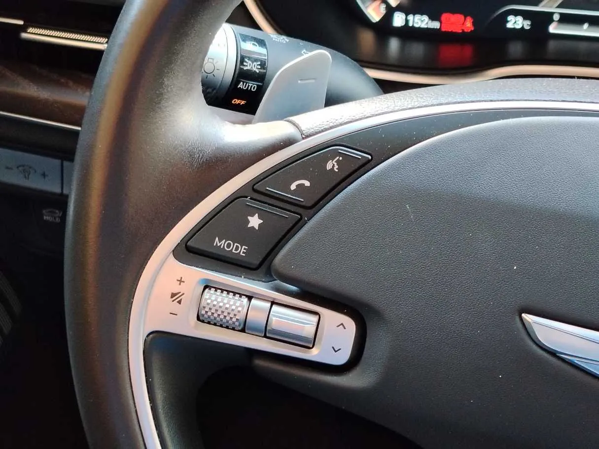 Car image 38