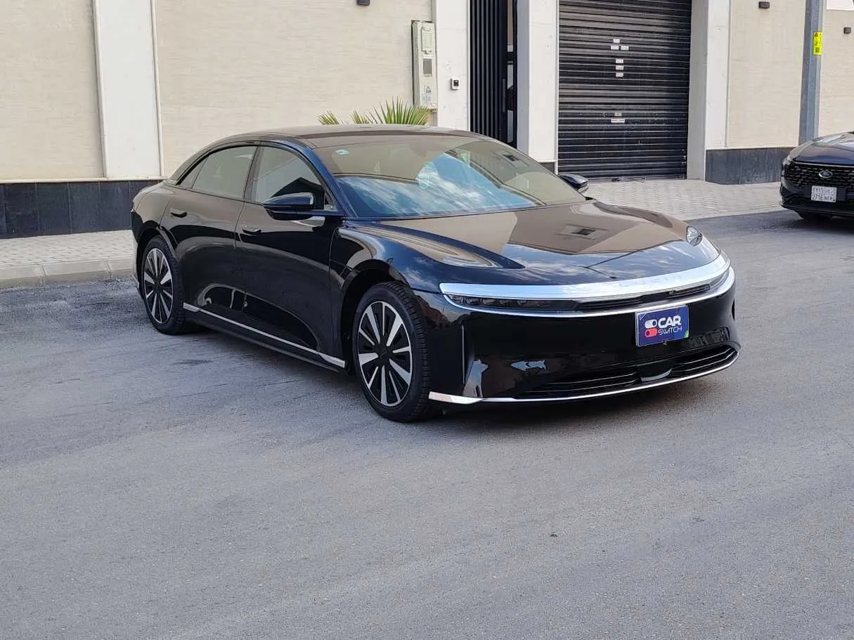 Car image 3