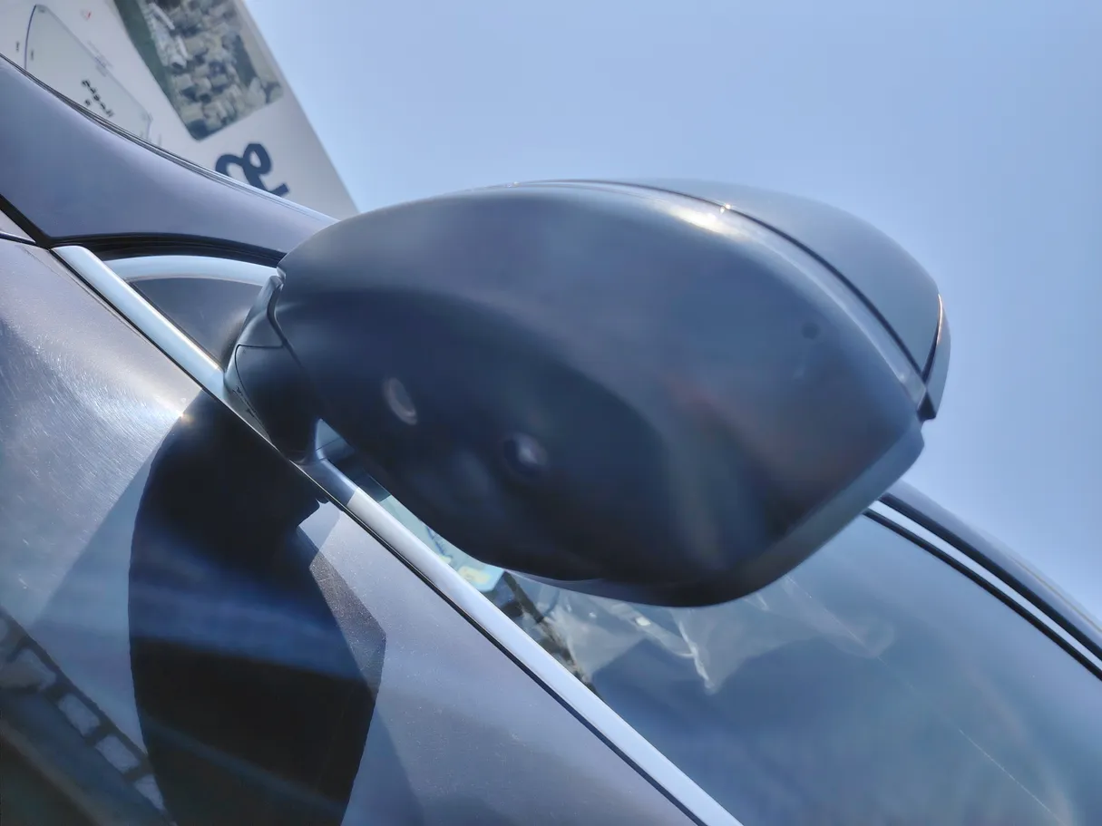 Car image 35
