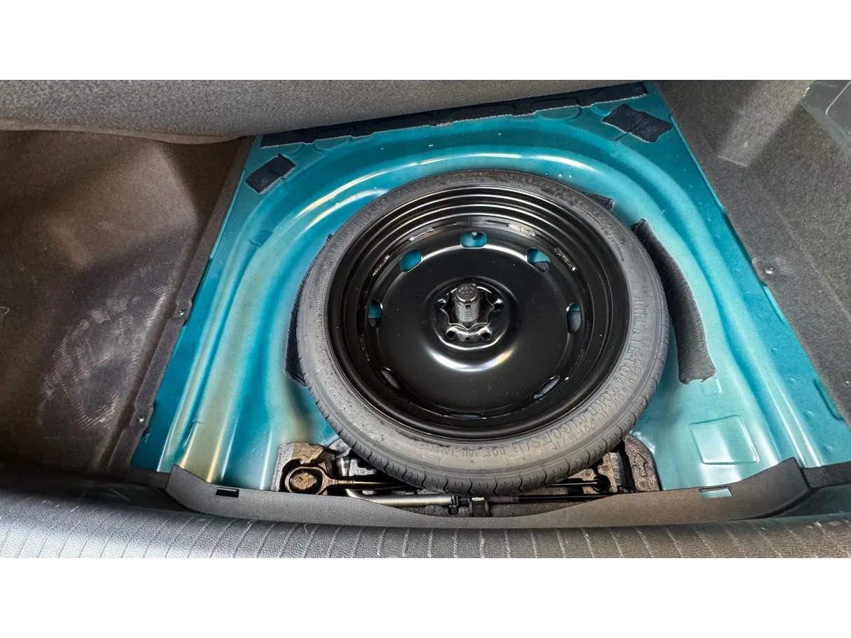 Car image 25