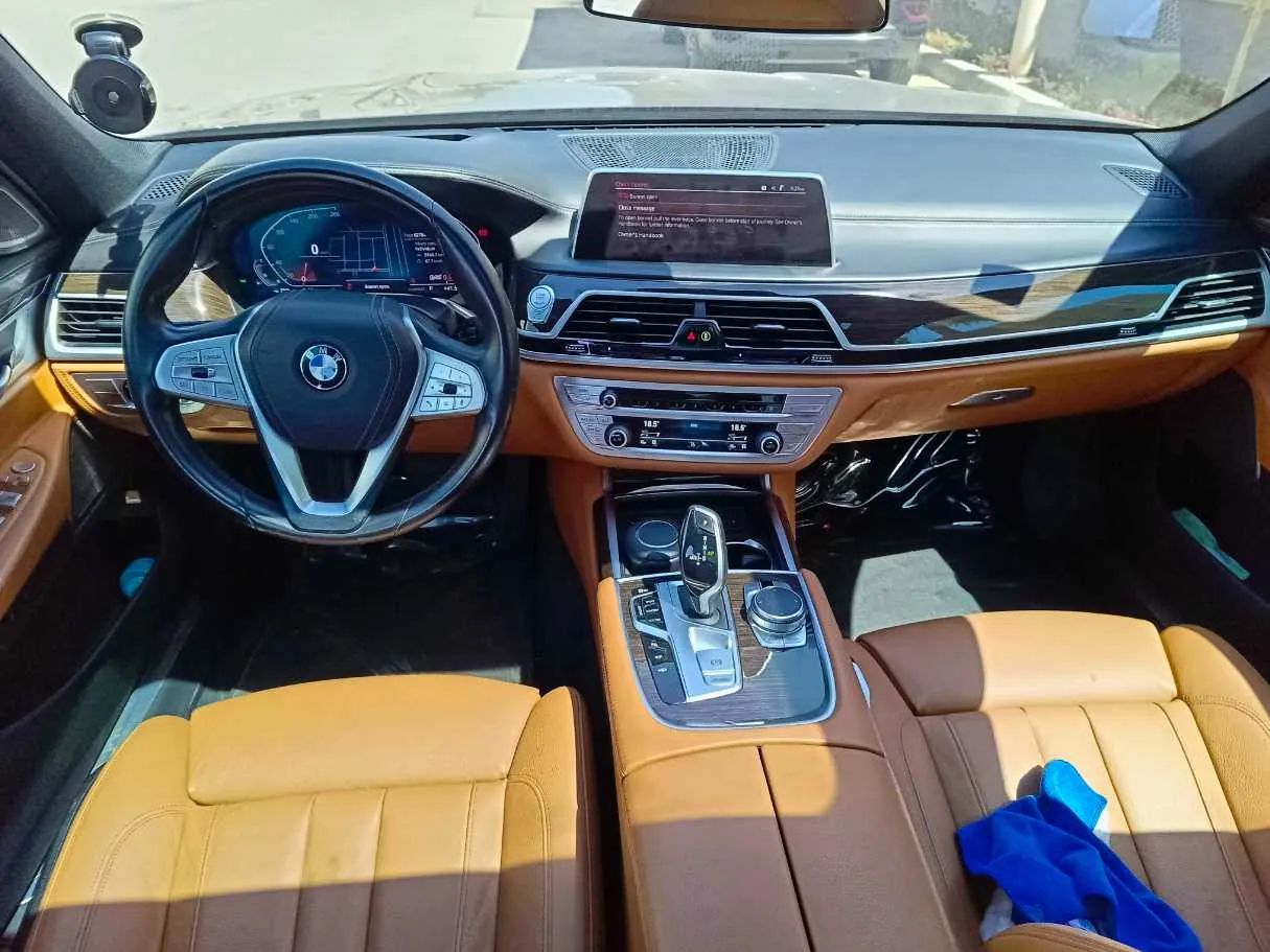 Car image 24