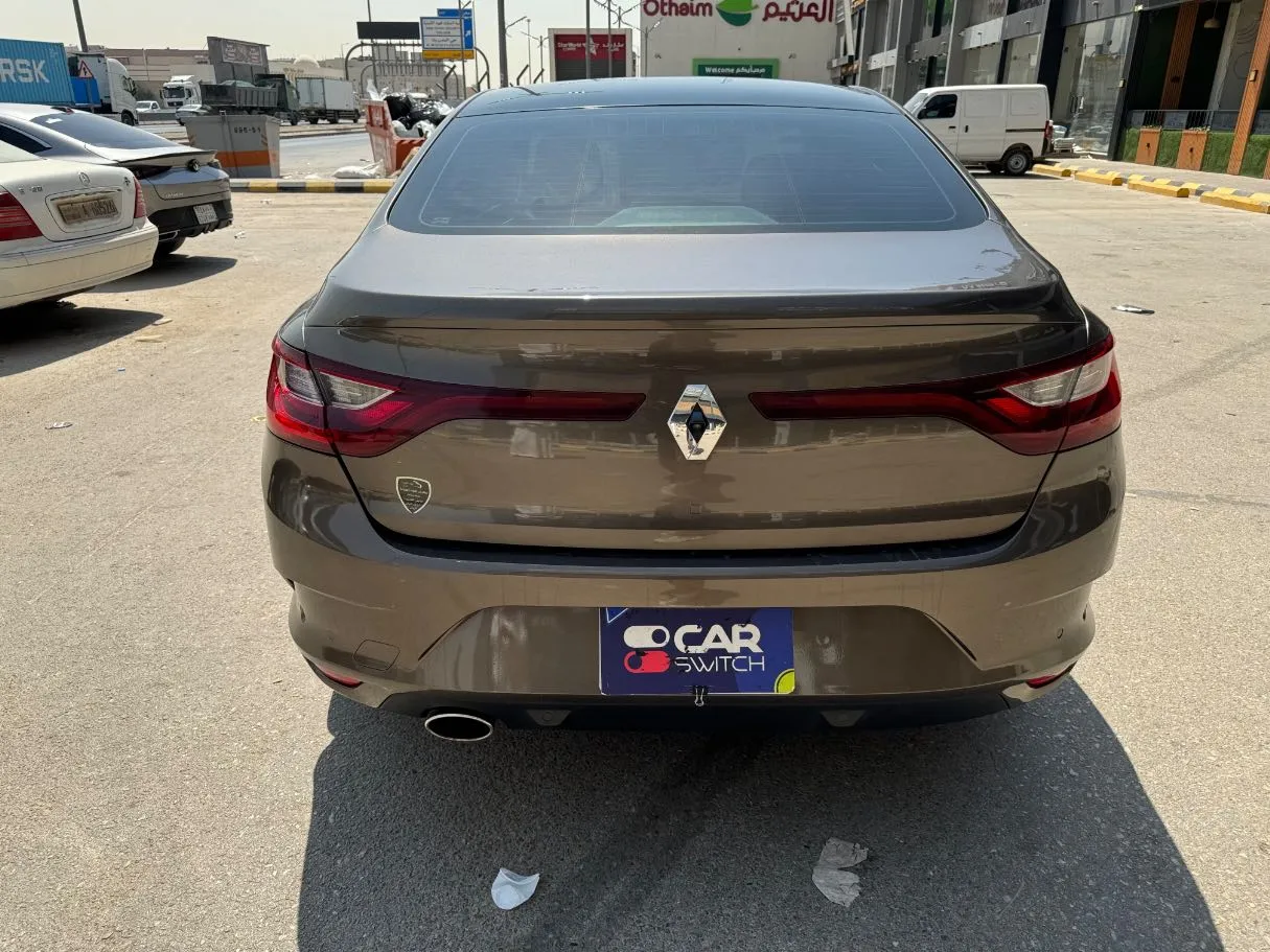 Car image 6