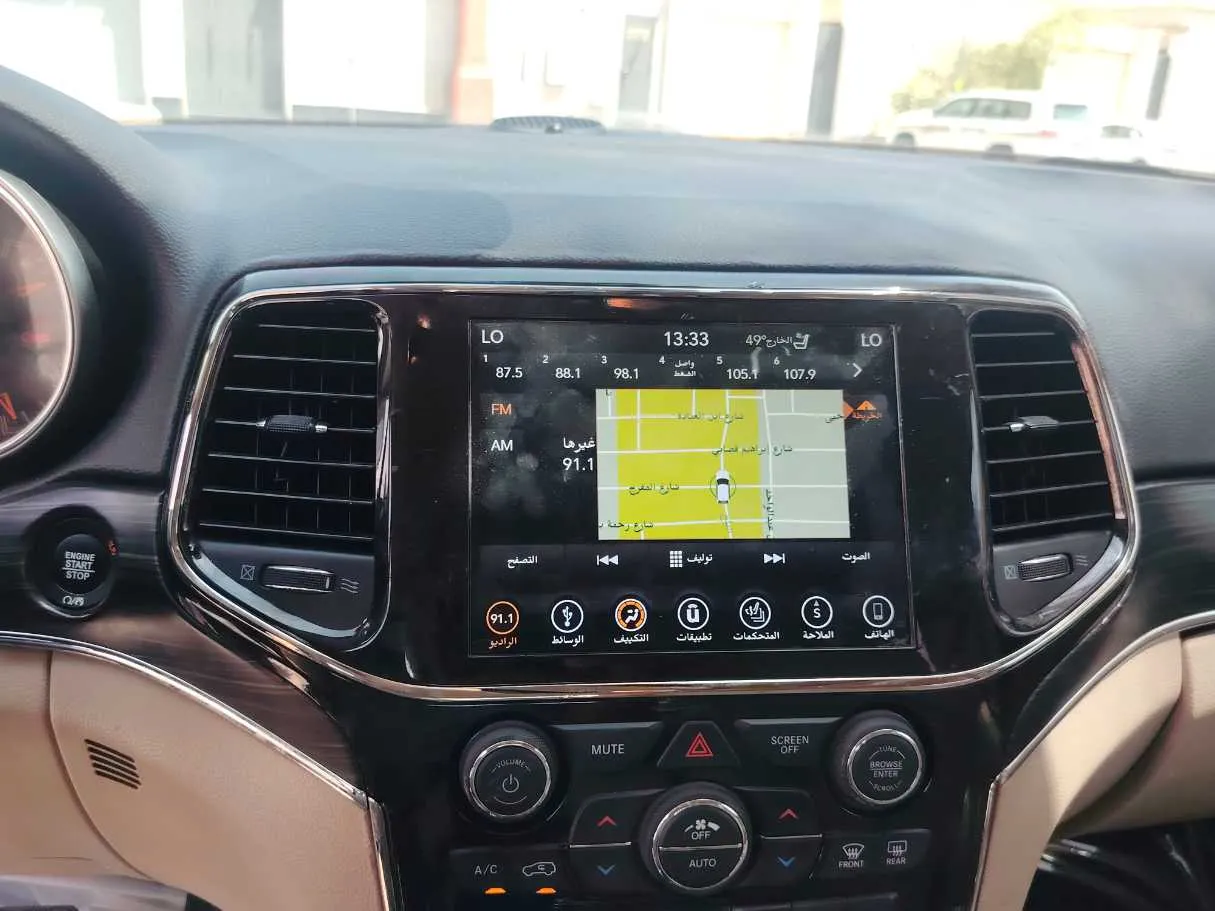 Car image 18