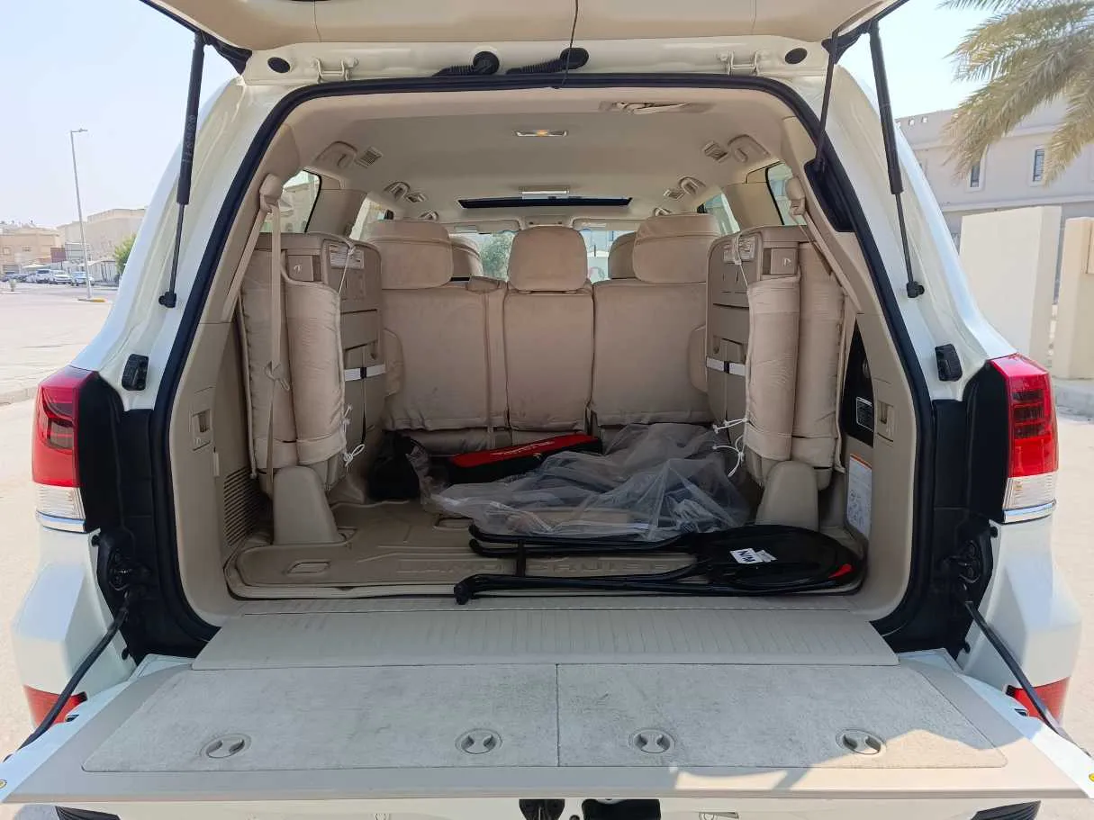 Car image 31