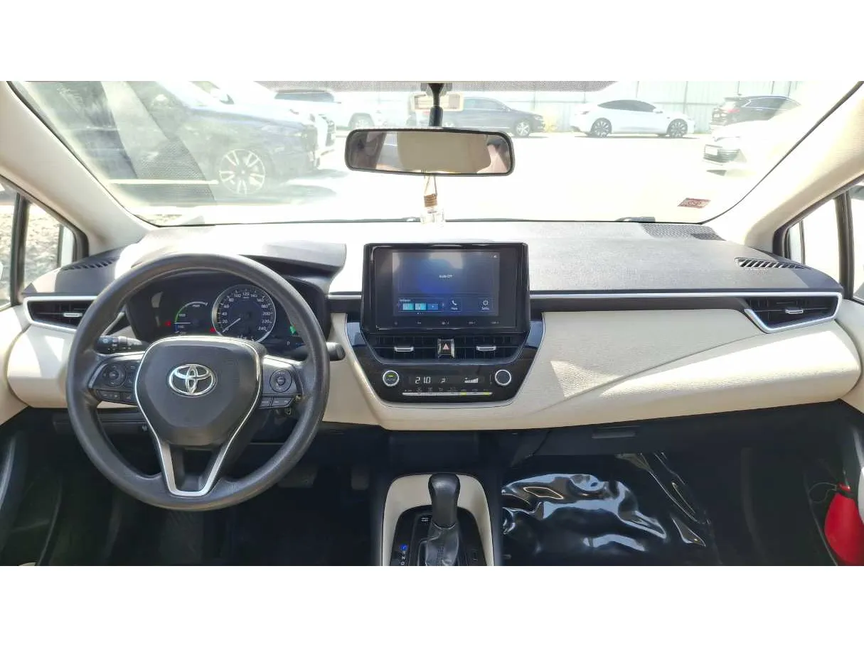 Car image 18