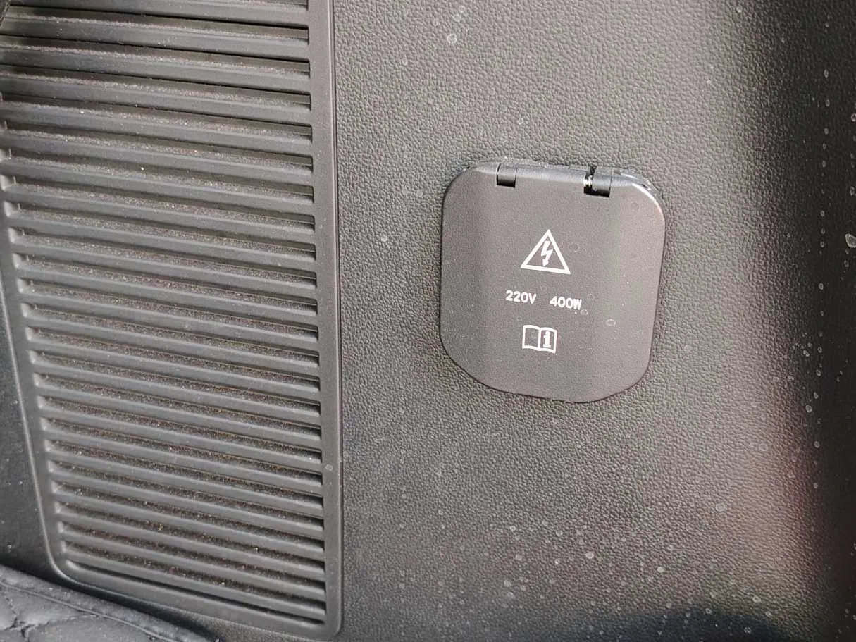 Car image 40