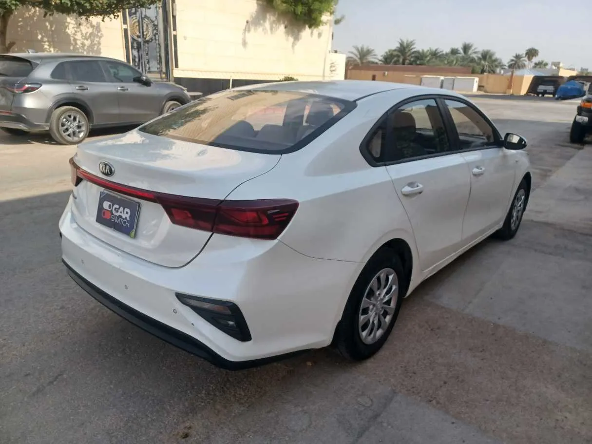 Car image 5