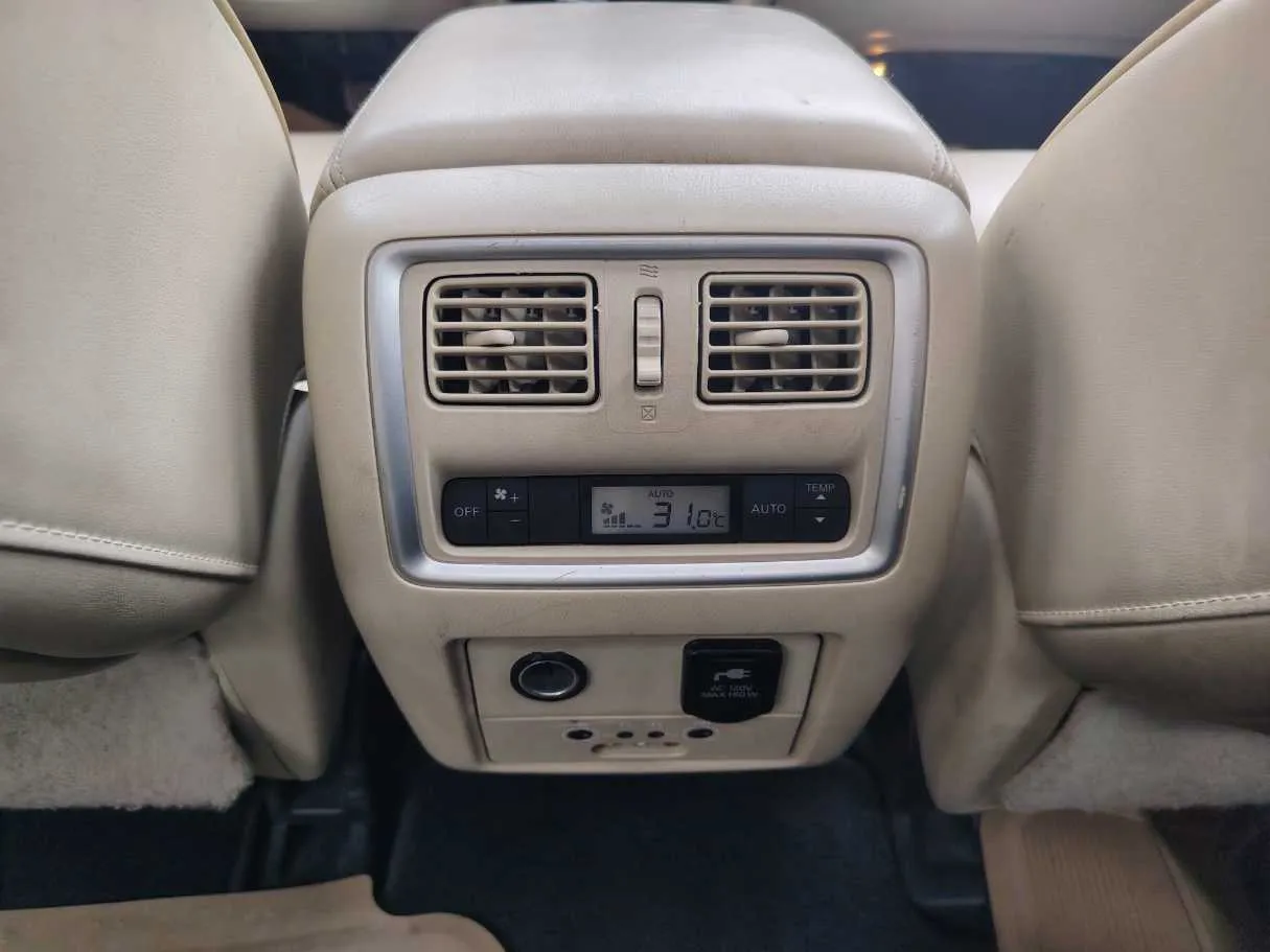 Car image 29