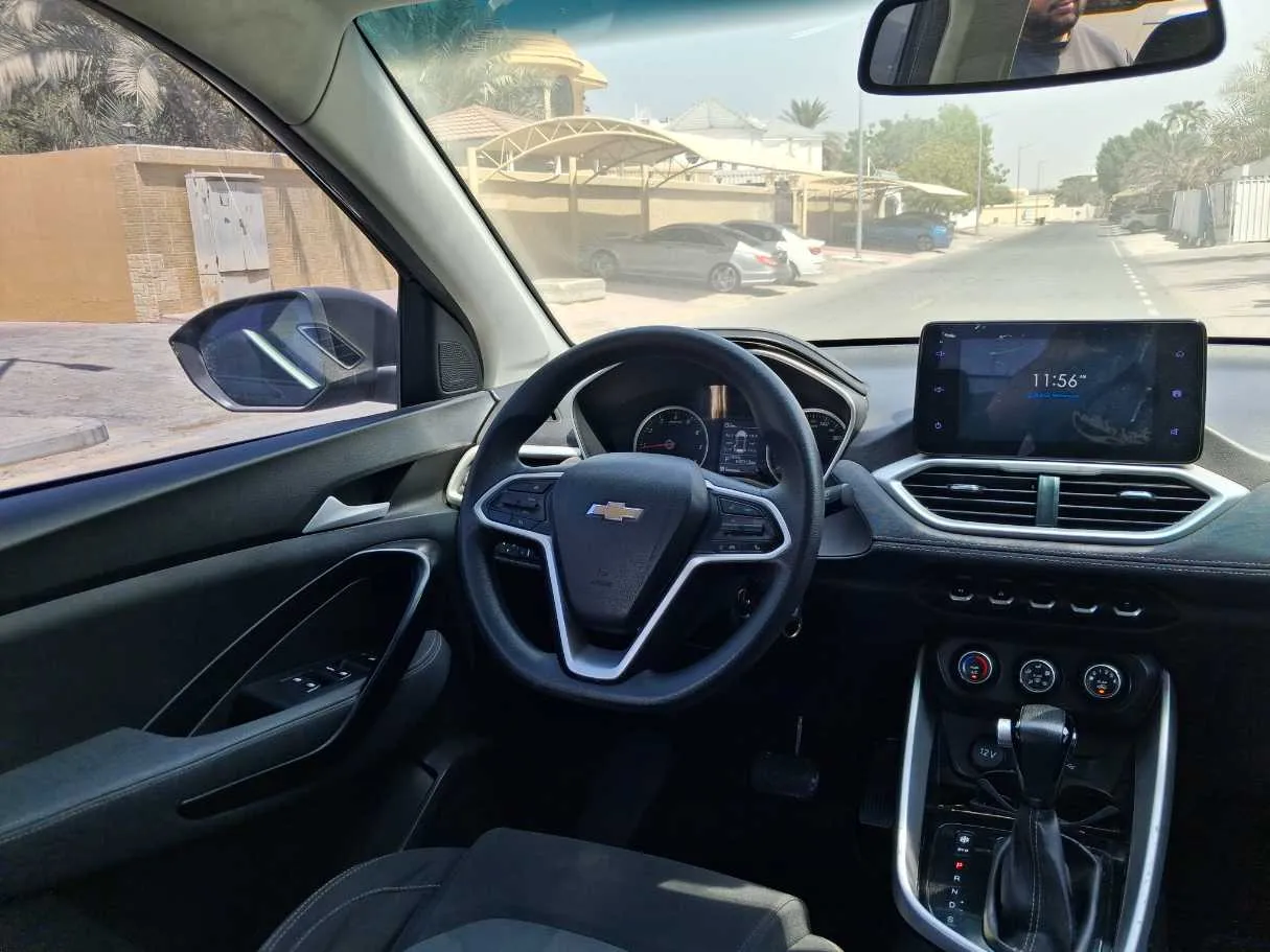 Car image 16