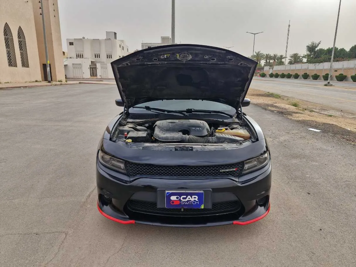 Car image 25