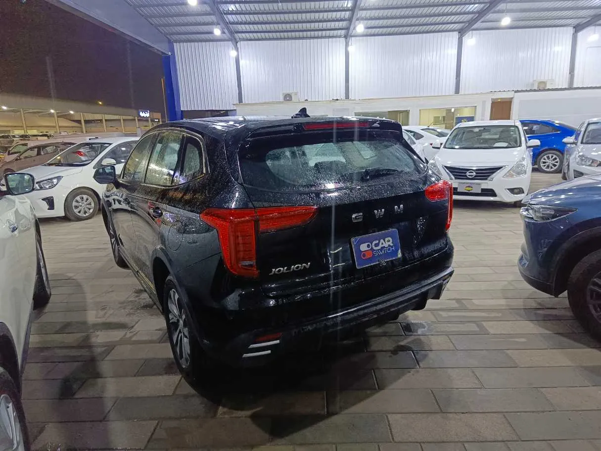 Car image 7
