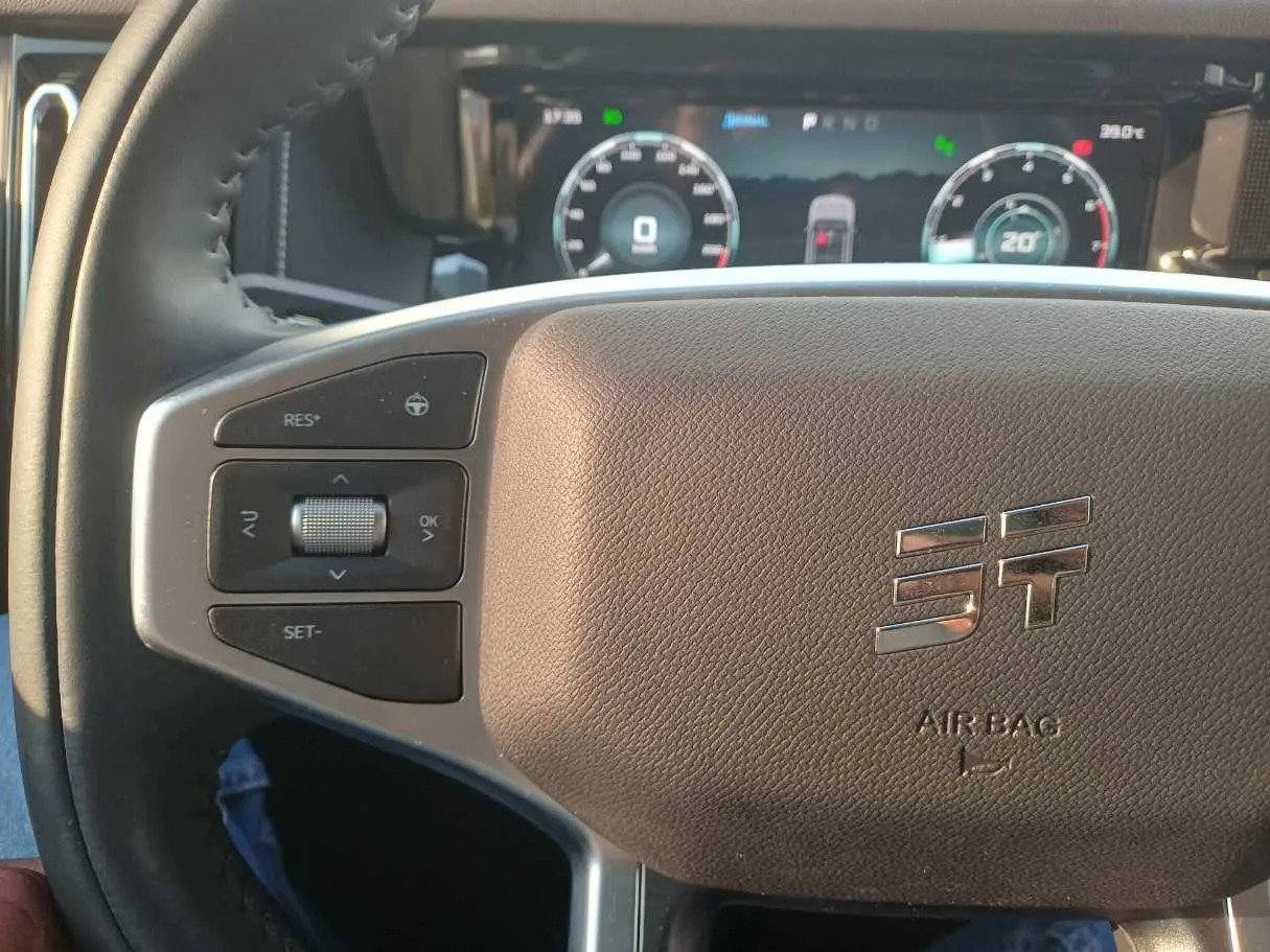 Car image 20