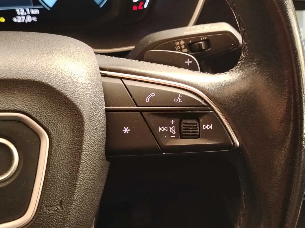 Car image 28