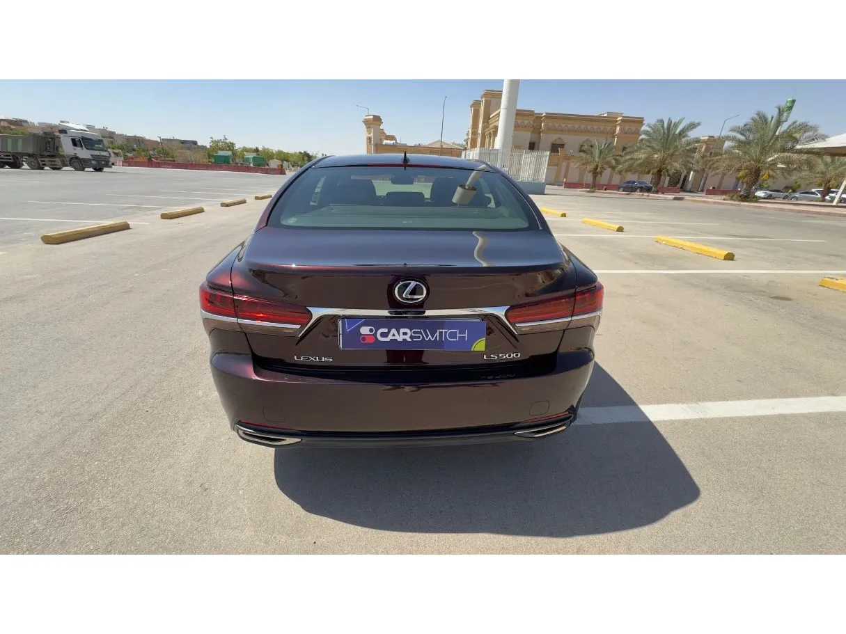 Car image 6