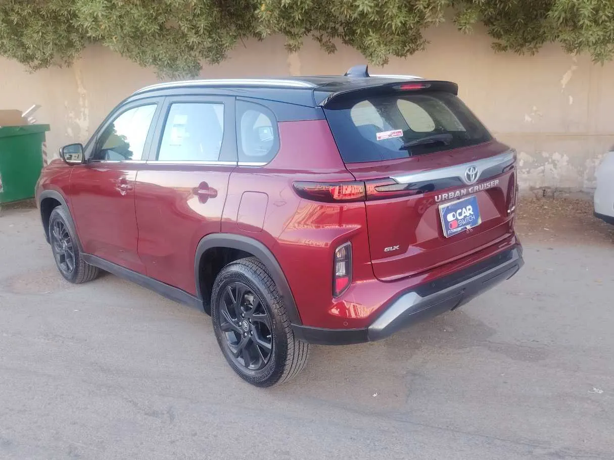 Car image 7