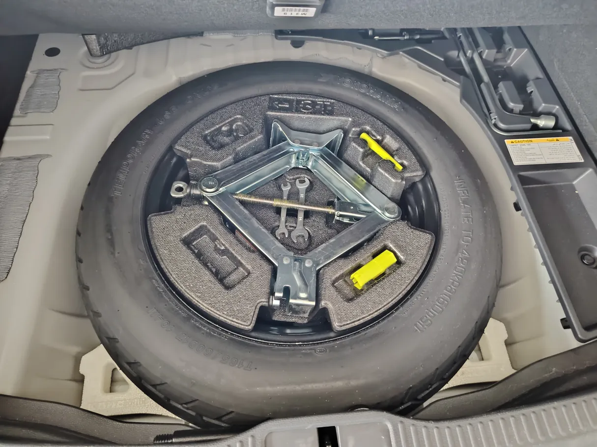 Car image 39