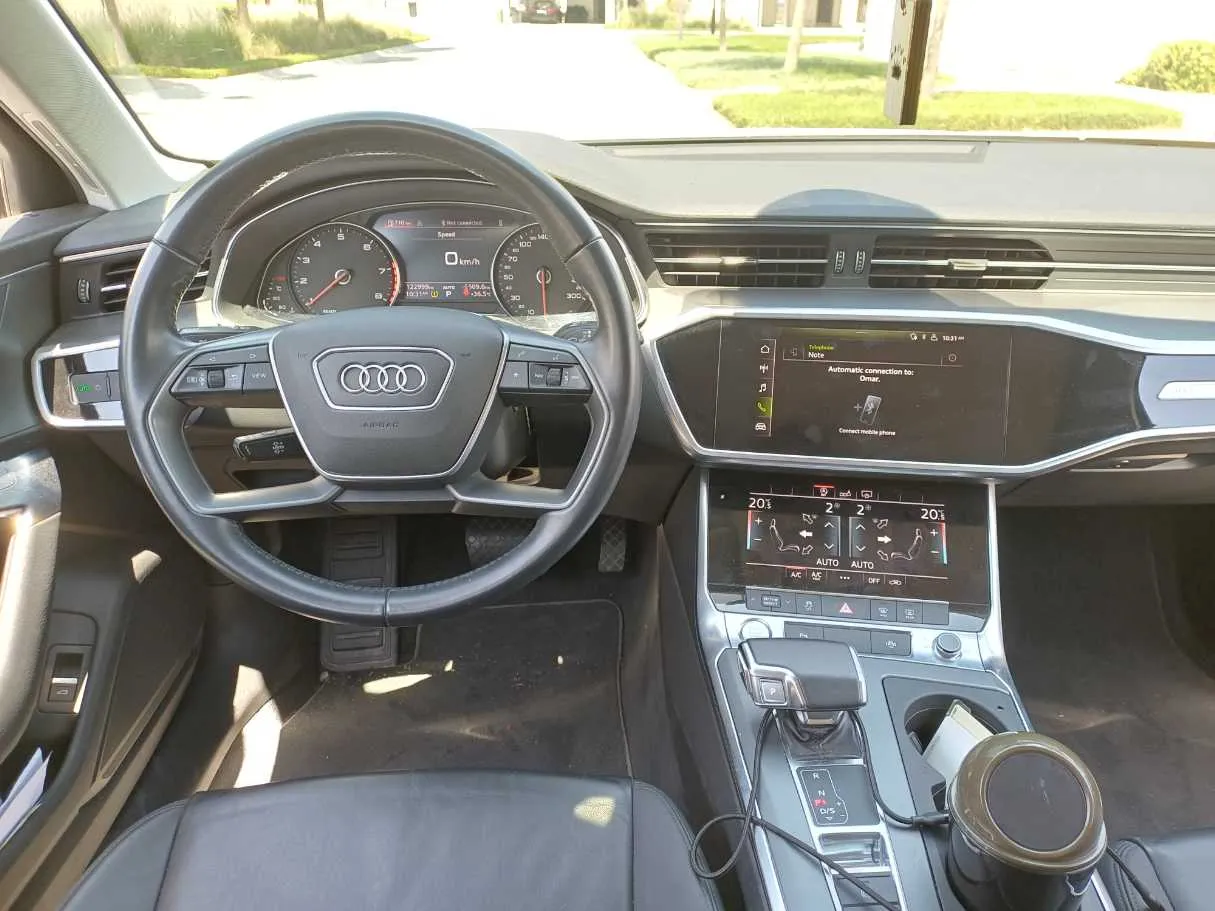 Car image 17