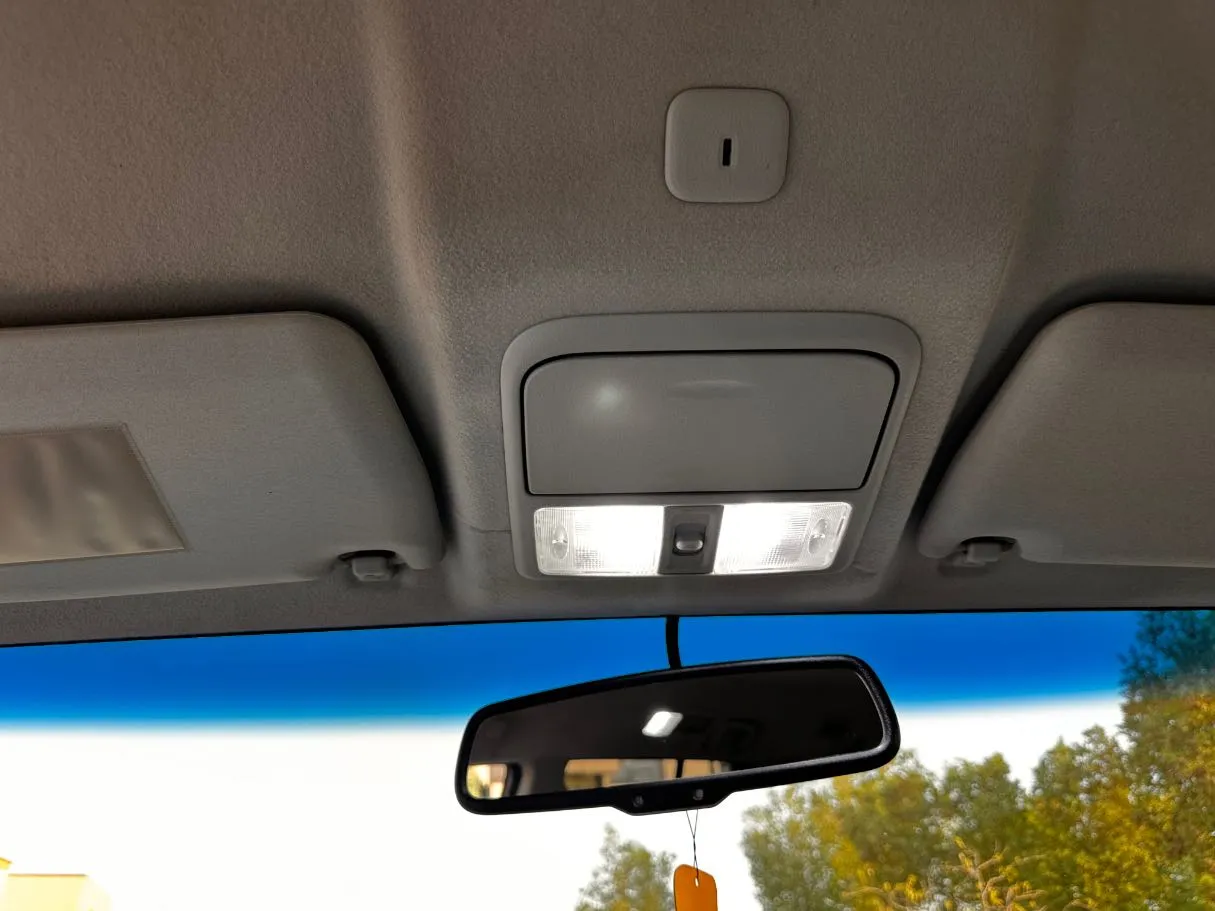 Car image 24