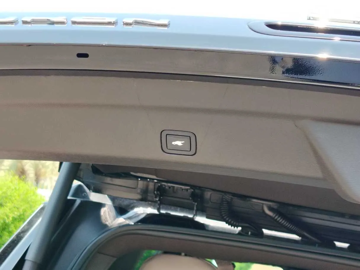 Car image 33
