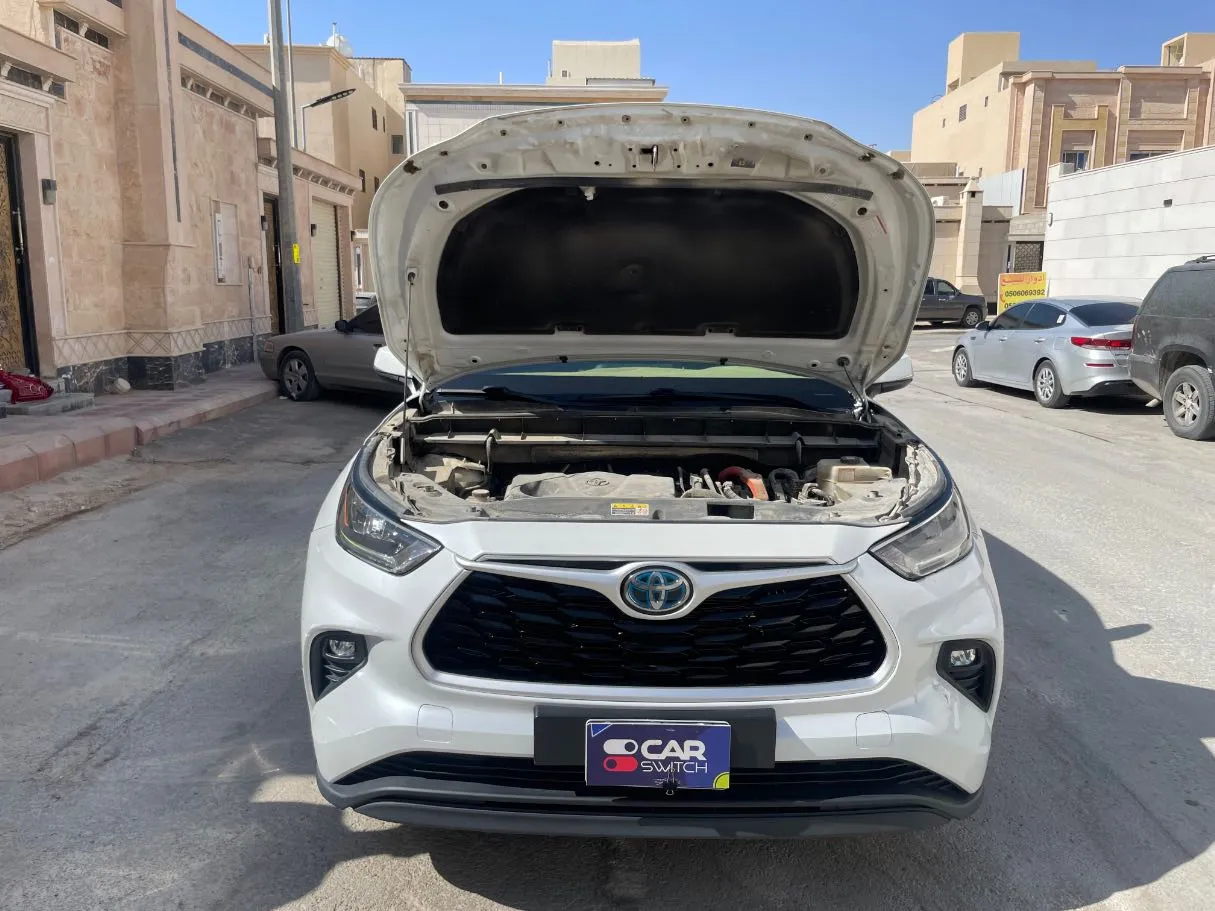 Car image 26
