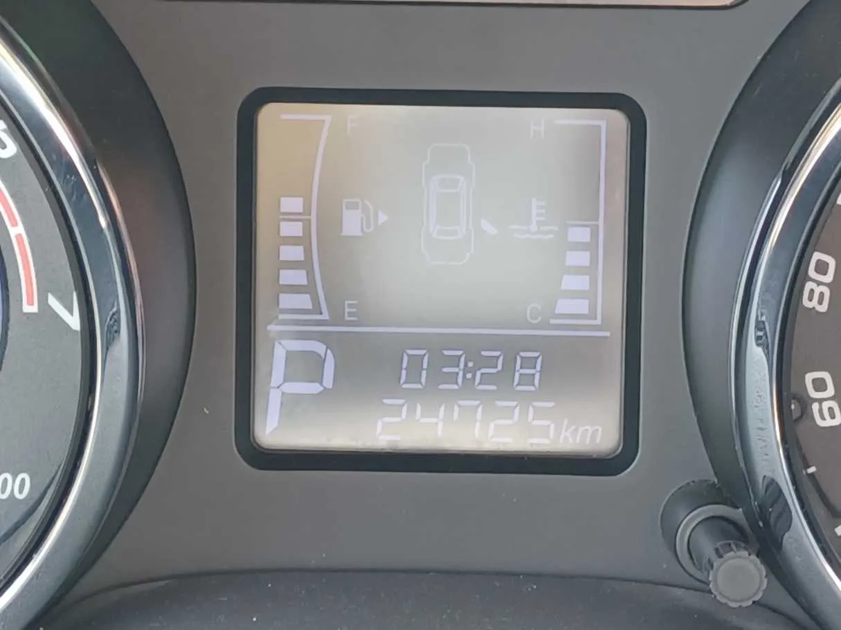 Car image 18
