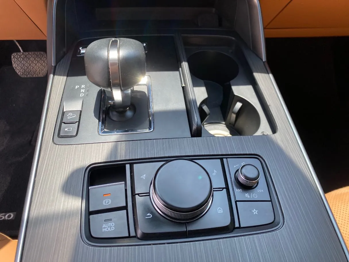 Car image 16