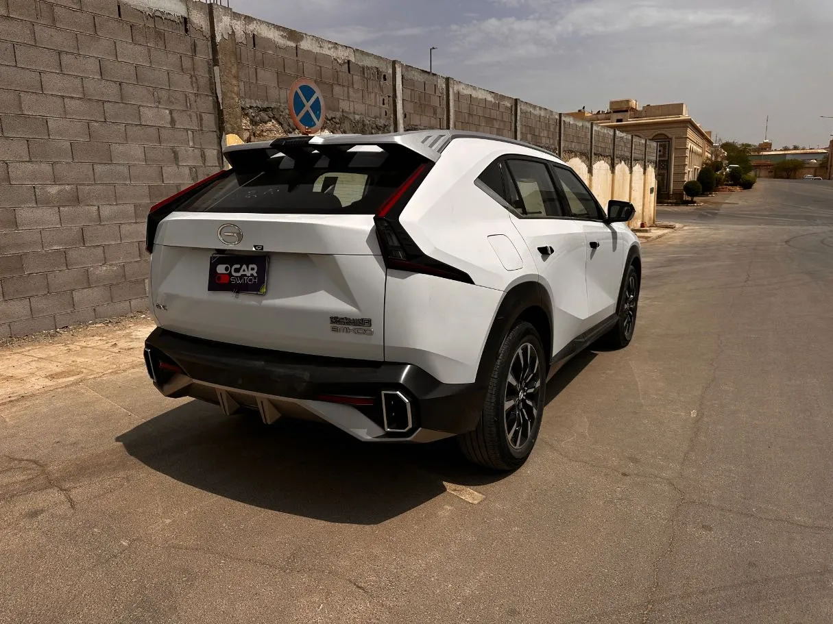Car image 5
