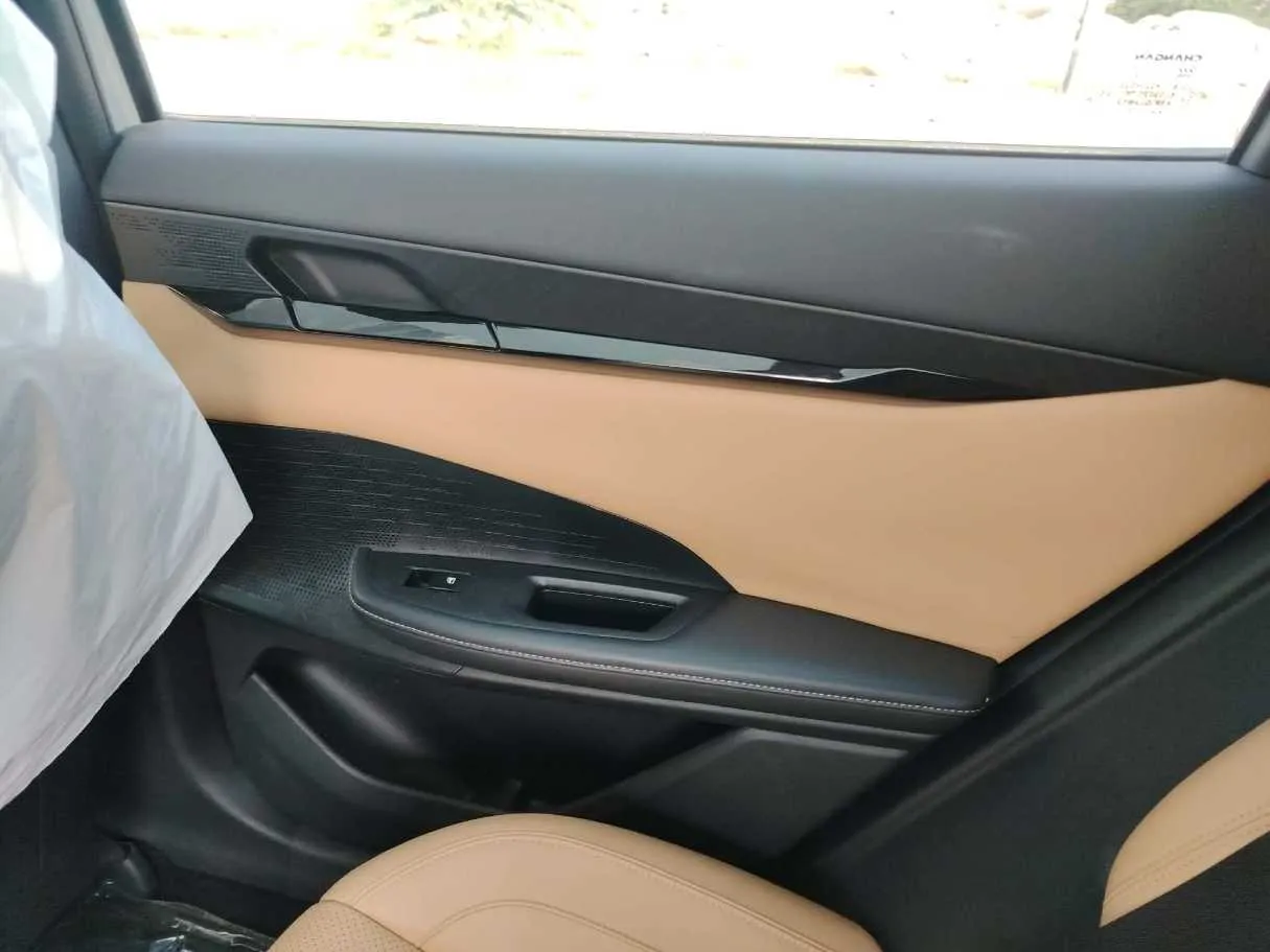 Car image 40