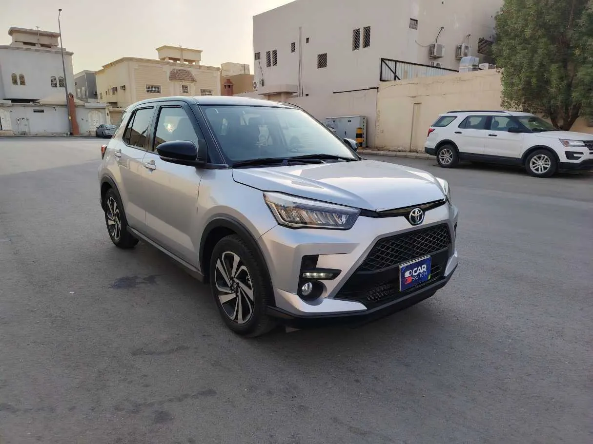 Car image 3