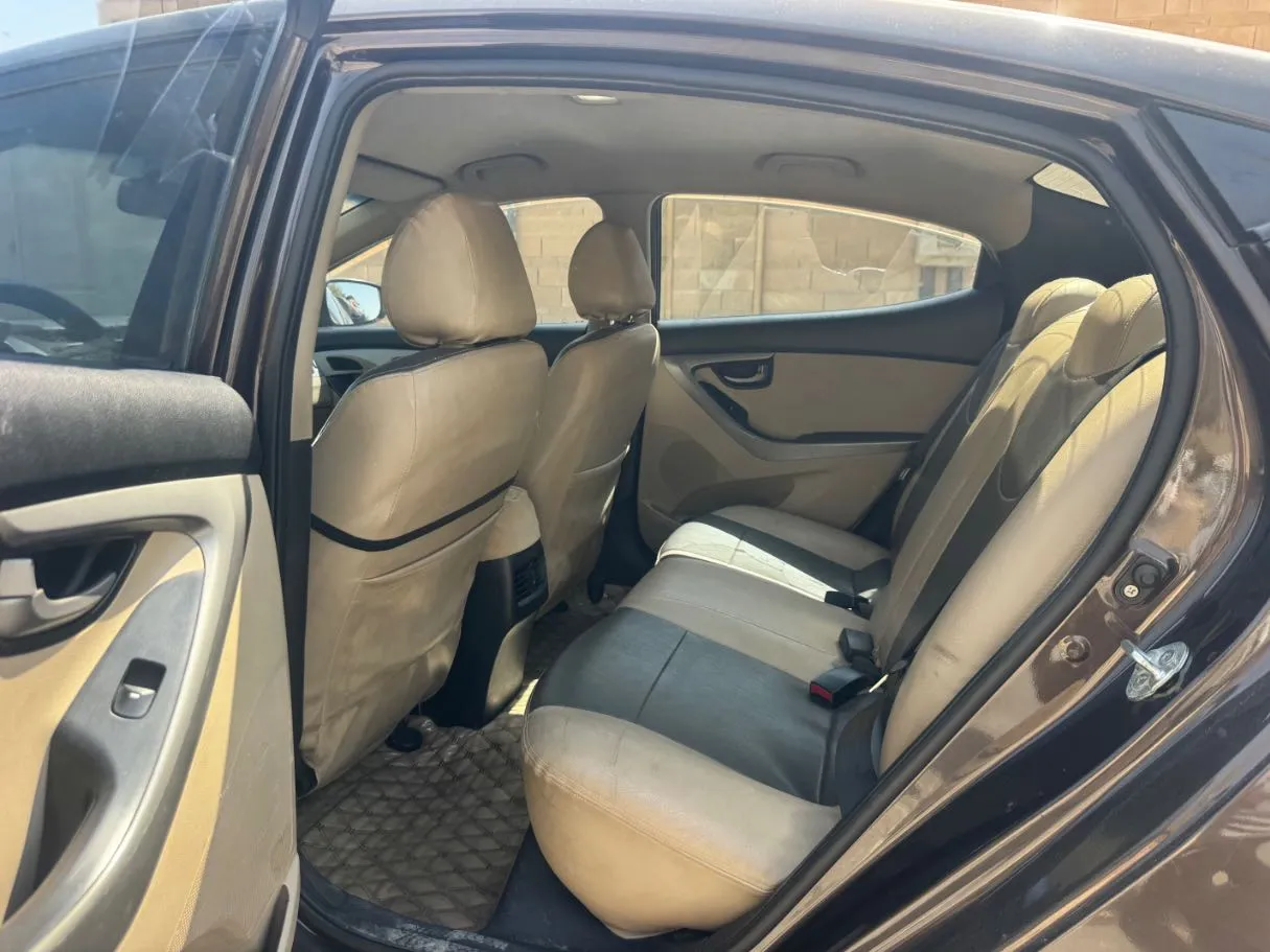 Car image 13