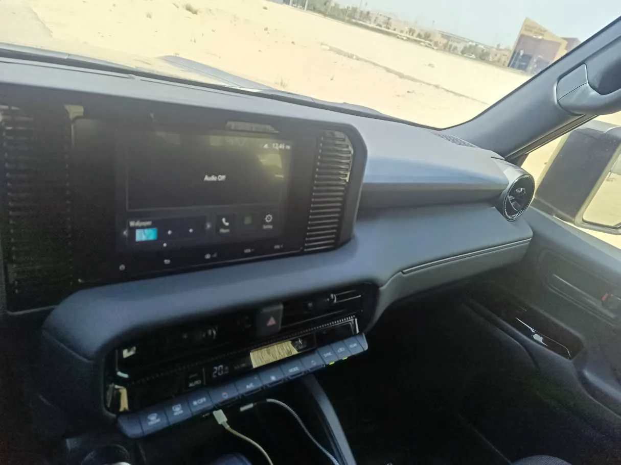 Car image 22