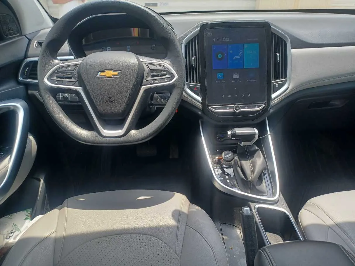 Car image 16