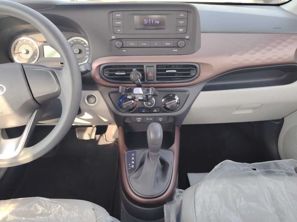 Car image 20