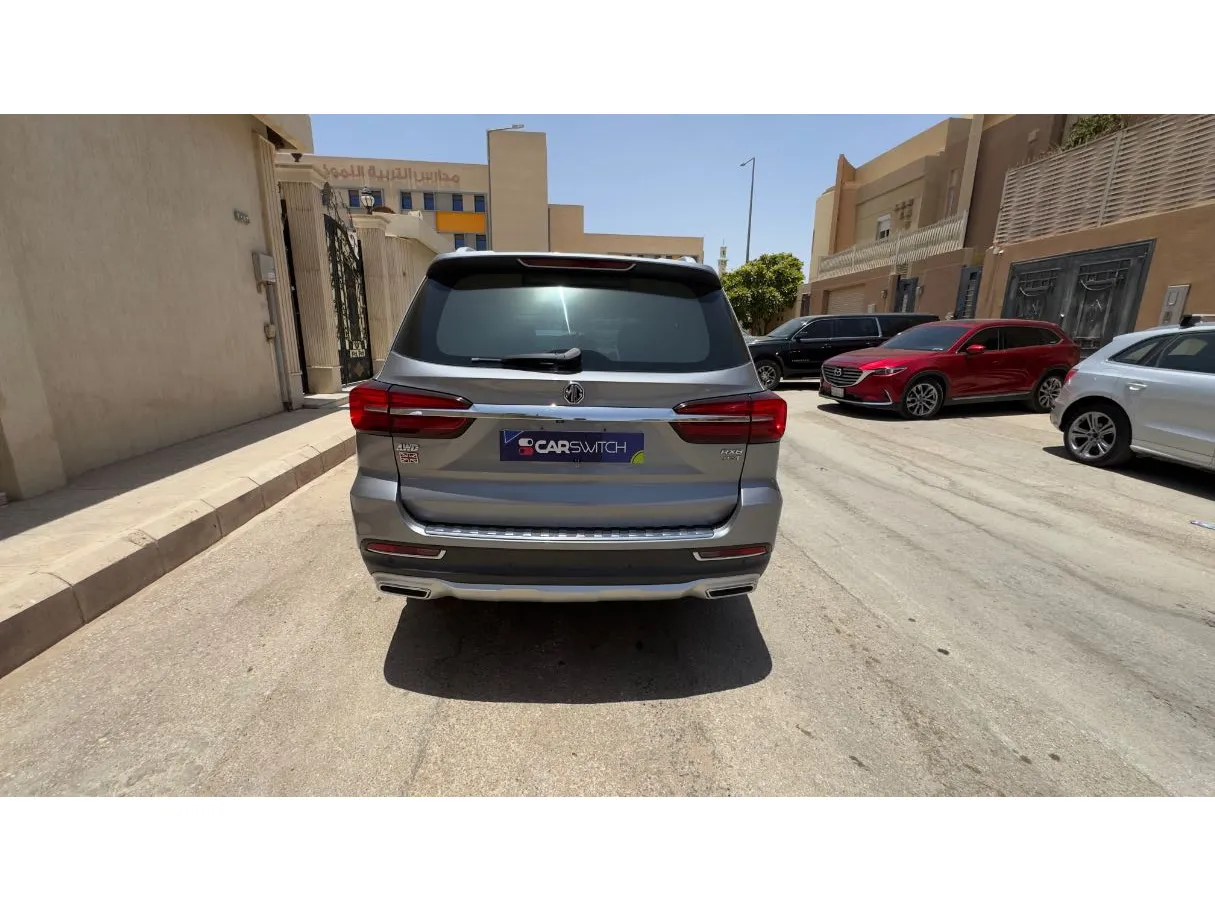 Car image 6