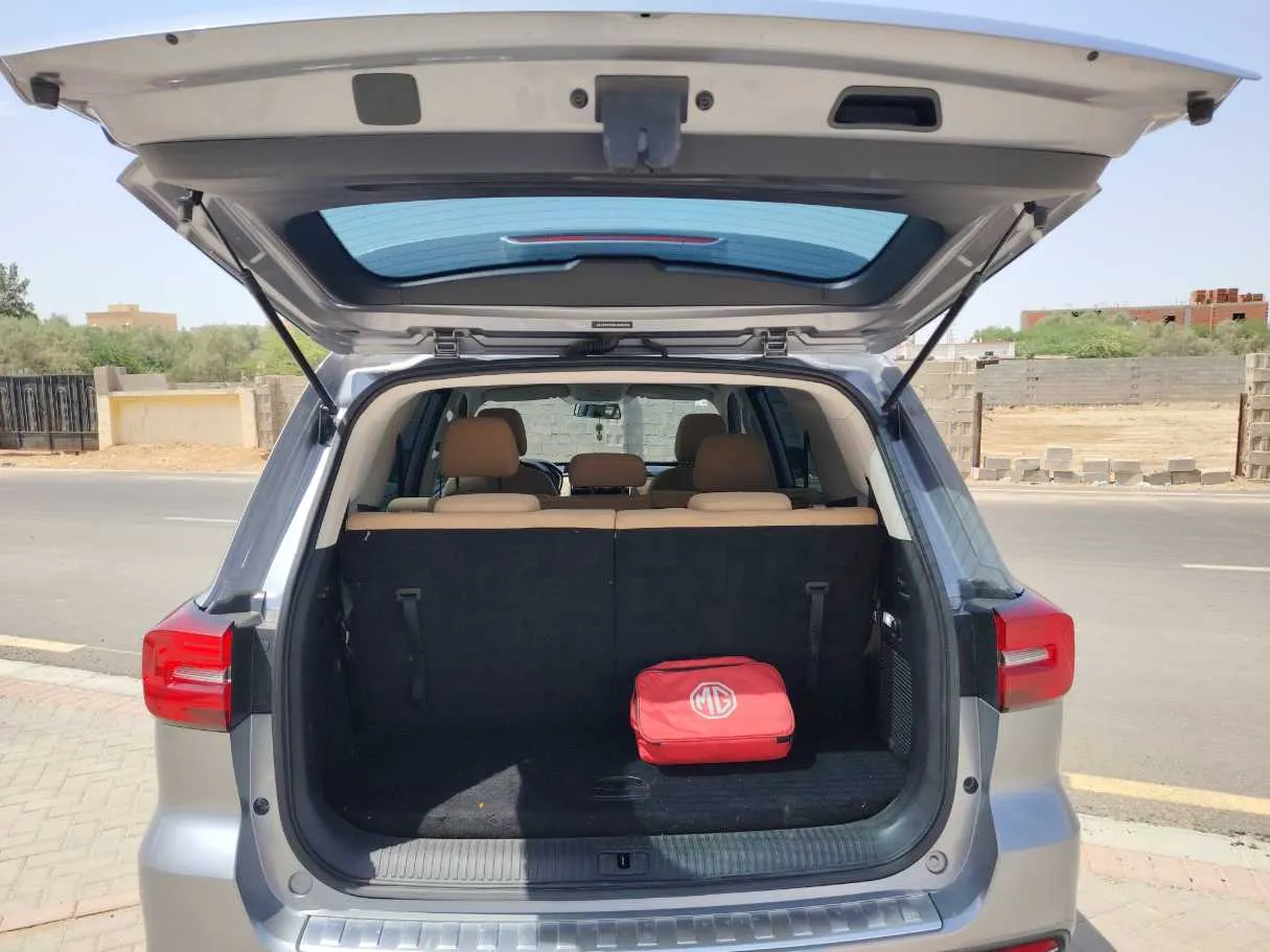 Car image 25