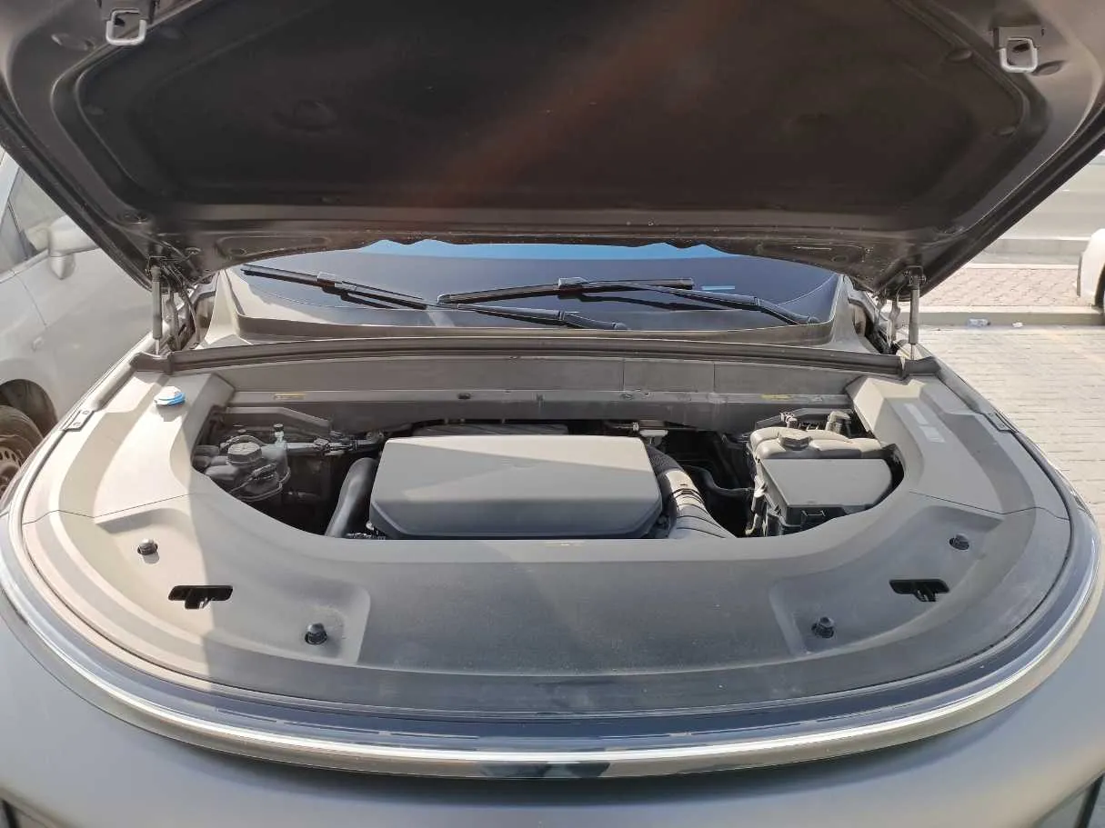Car image 26