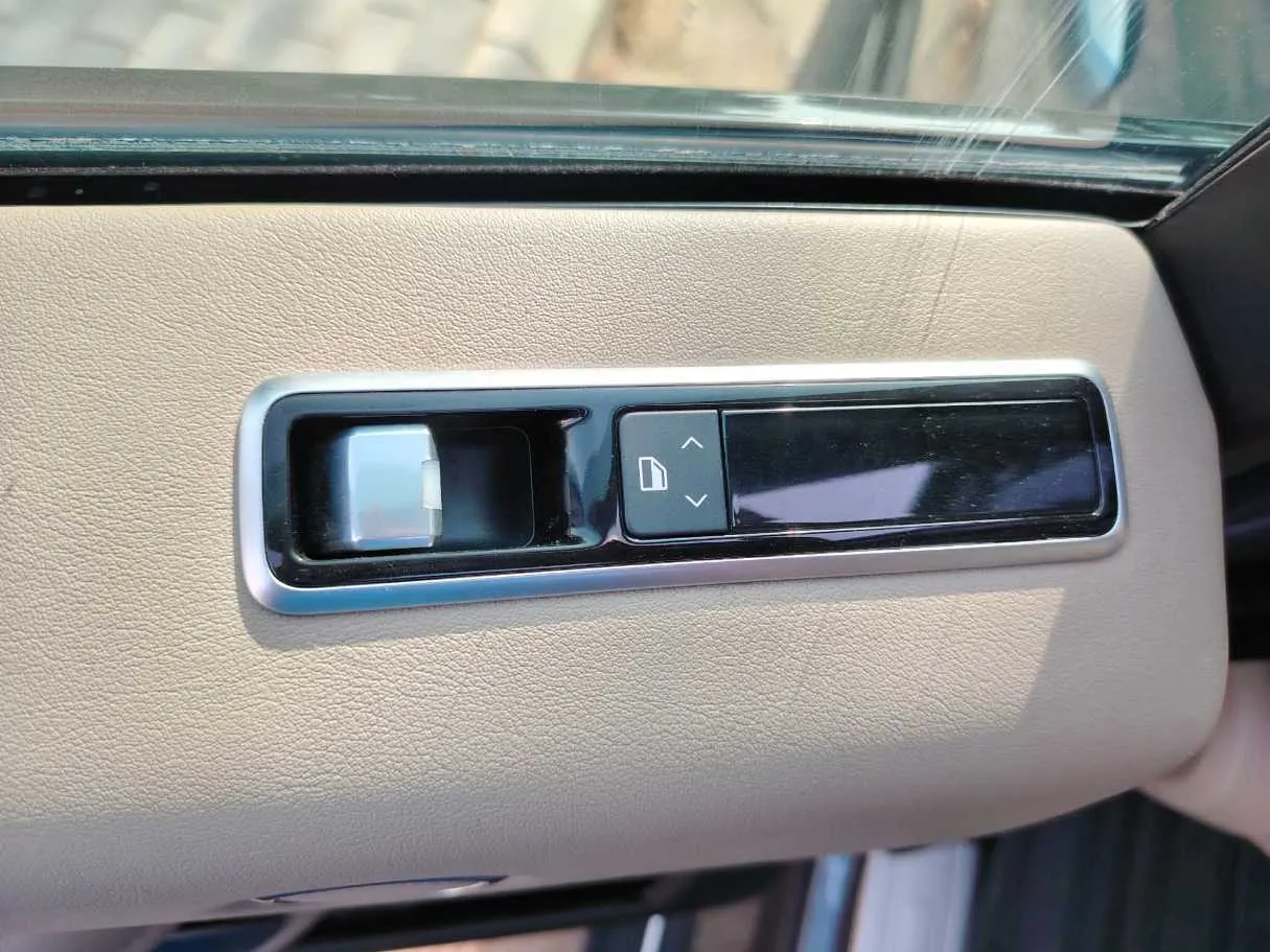 Car image 39