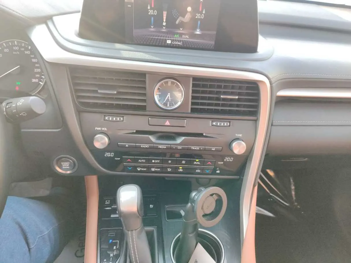 Car image 23