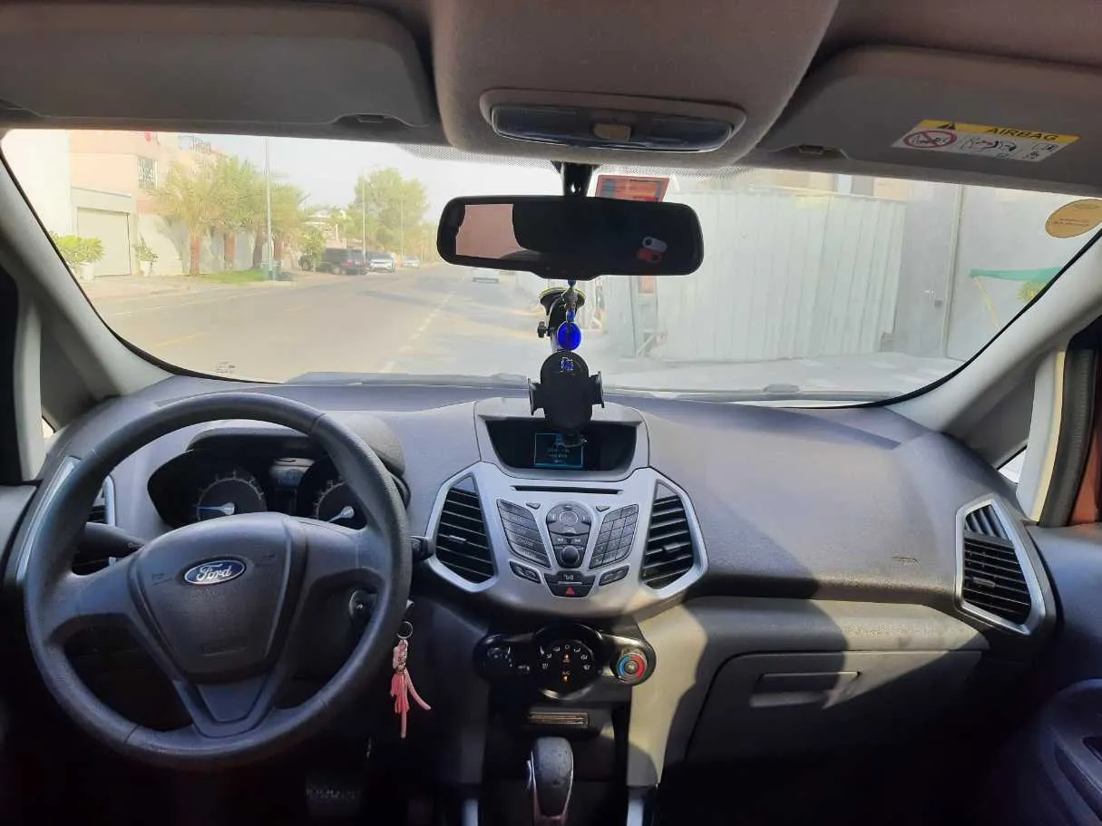 Car image 15
