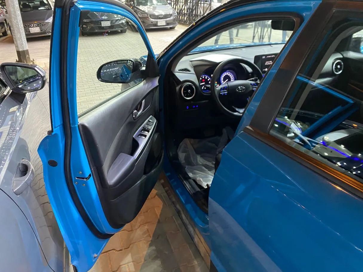 Car image 7