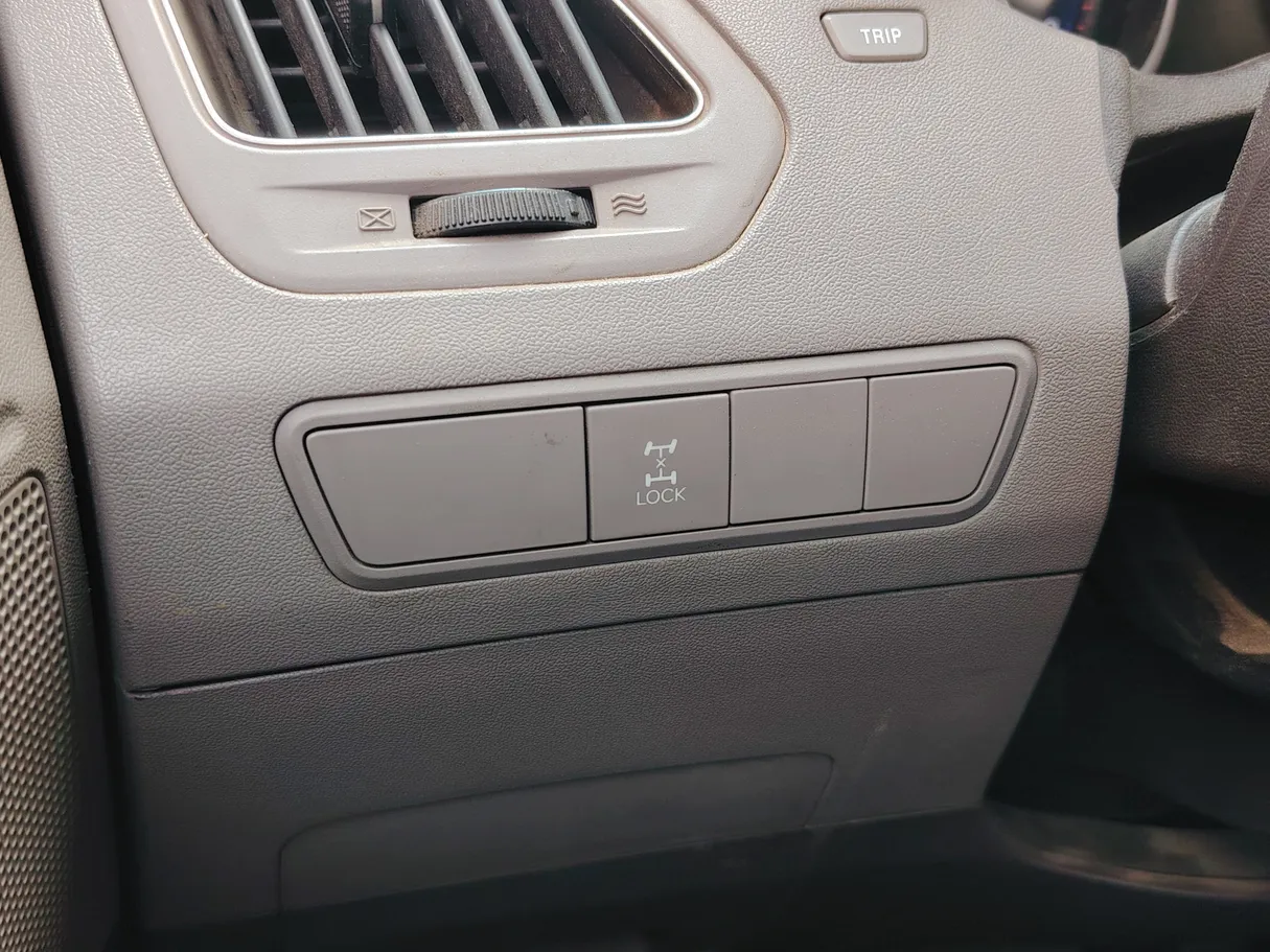 Car image 24