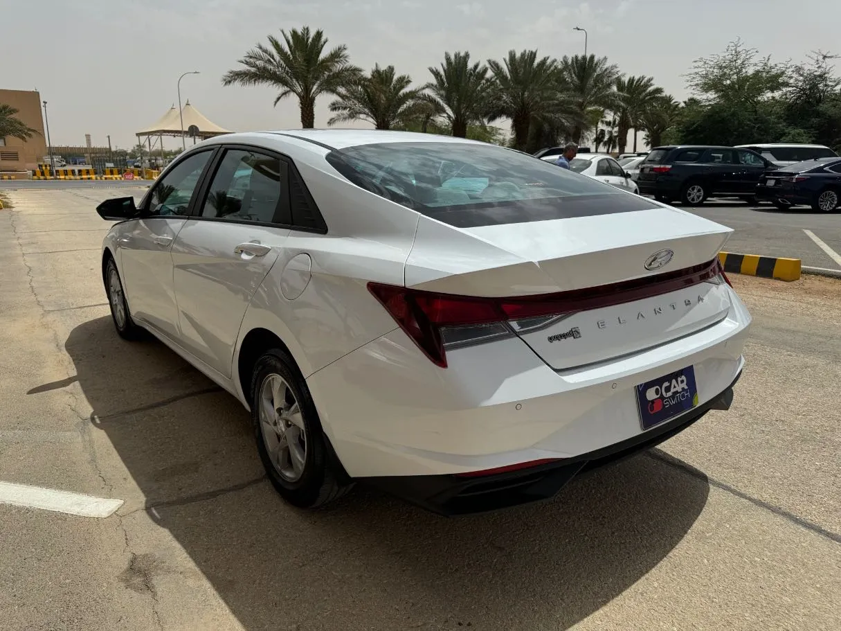 Car image 7