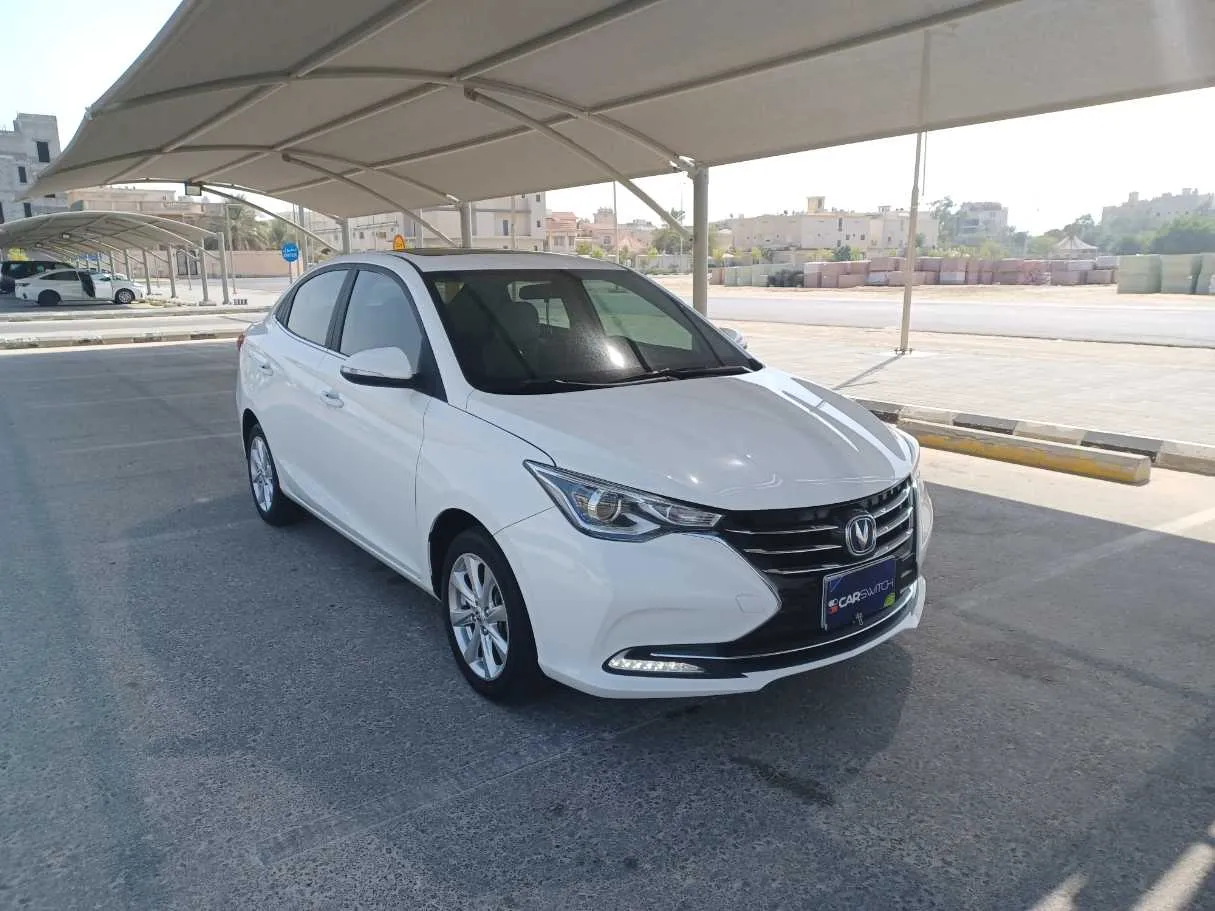 Car image 3